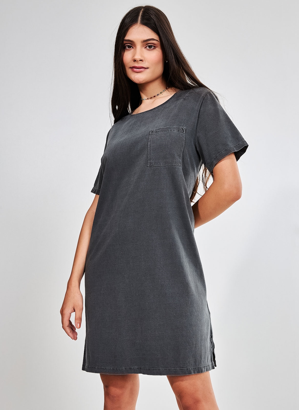vestido camiseta cinza