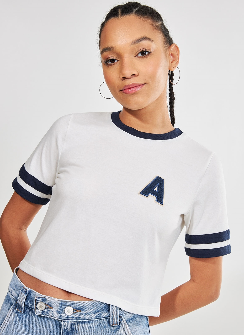 1098248 camiseta college patch no peito 100415596 z3 637895826248179238