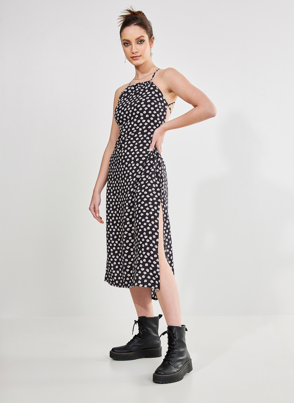 1102619 vestido cropped amarracao costas margarida abstrata 100447150 z1 637931185629440100