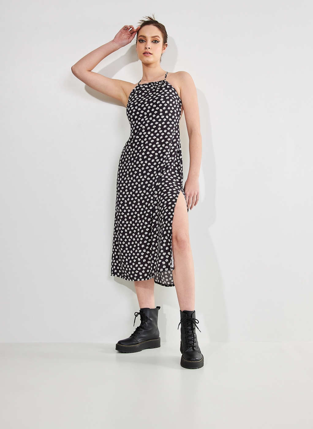 1102619 vestido cropped amarracao costas margarida abstrata 100447150 z2 637931185652878160