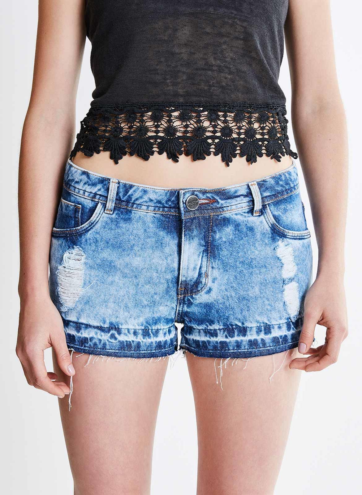 short jeans cos baixo
